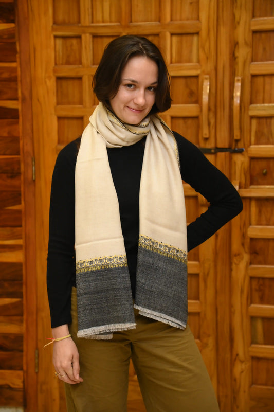Handwoven Cashmere Scarf (cream-black)