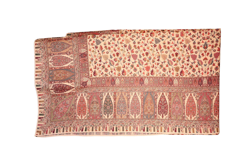 Traditional Floral & Ornamental Handwoven Area Rug