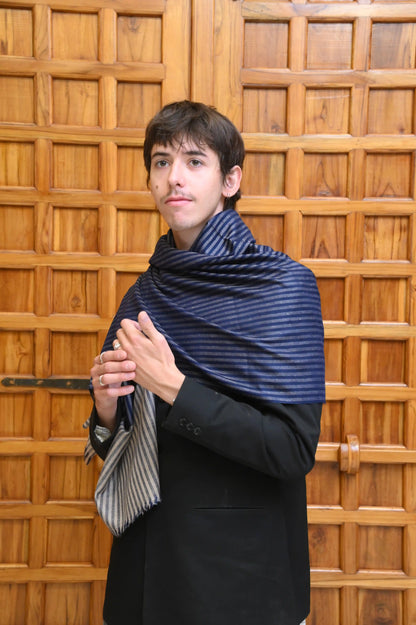 Handwoven Cashmere Scarf (Blue)