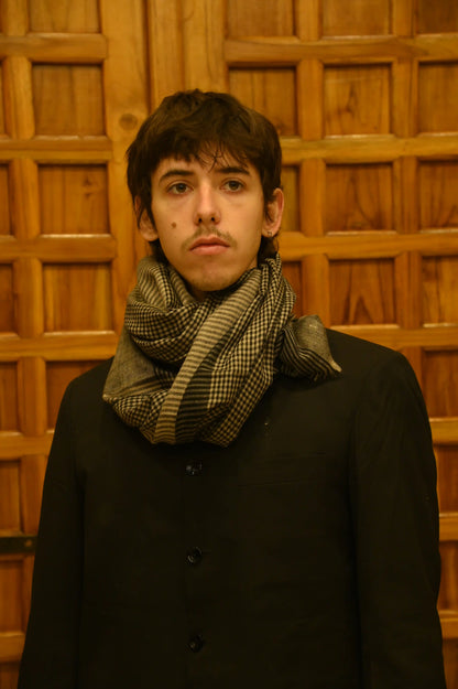 Handwoven Cashmere Scarf (Black)