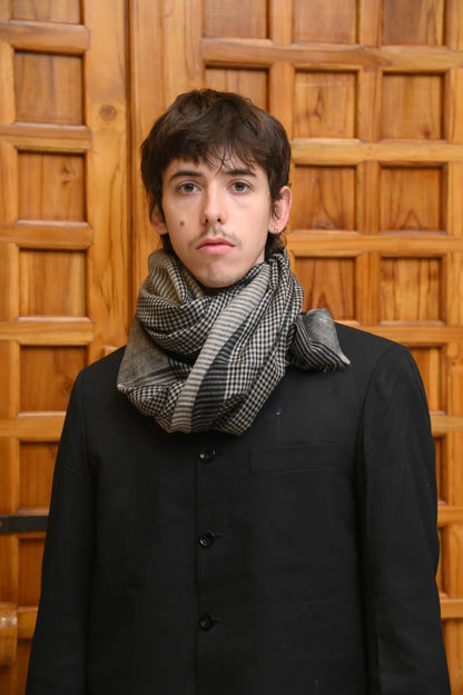 Handwoven Cashmere Scarf (Black)