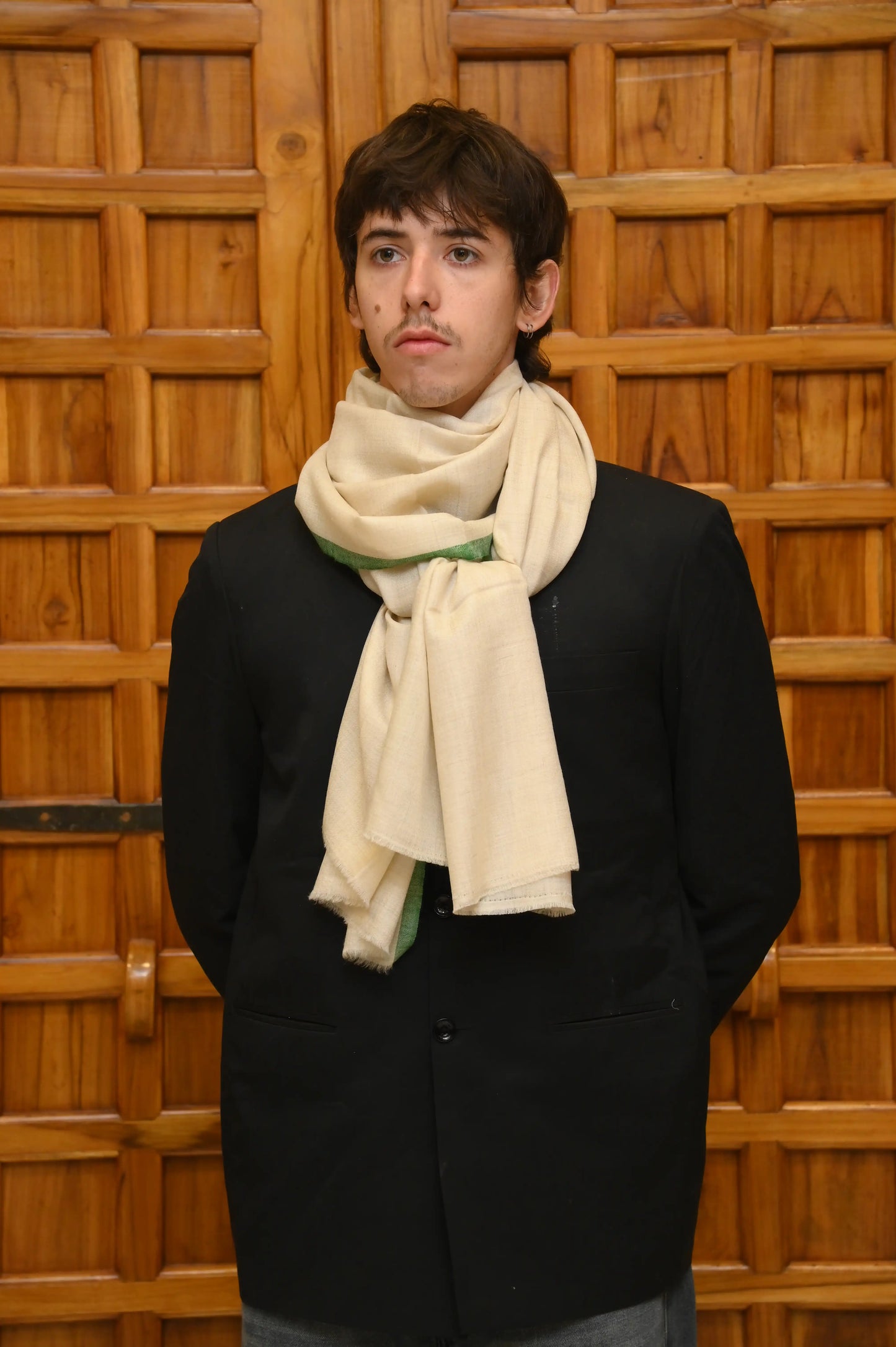 Handwoven Cashmere Scarf (White)